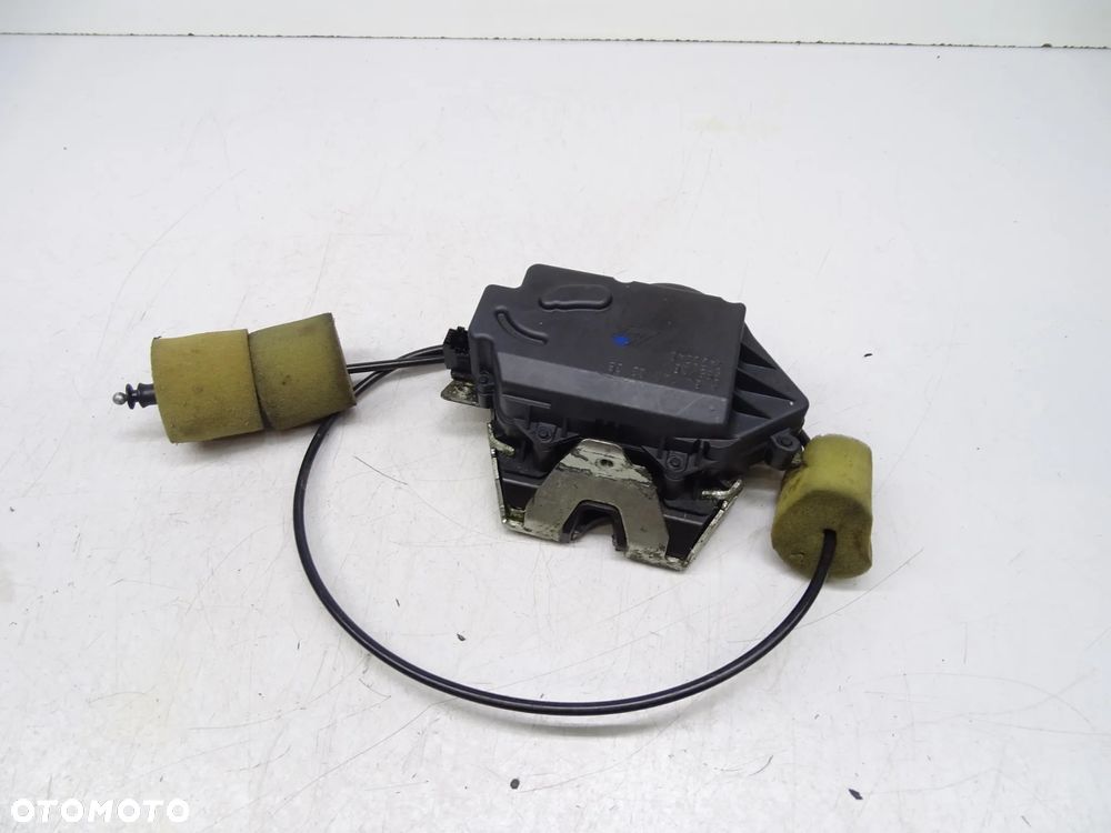 ZAMEK KLAPY Z DOMYKANIEM SIŁOWNIK TYŁ MERCEDES R W251 M W164 ML A1647400335 - 2