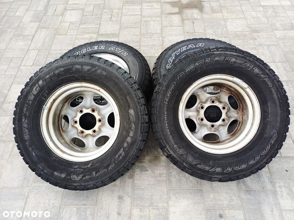 FELIGI Z OPONAMI STALOWE NISSAN TERRANO PATHFINDER R15 6x139,7 100,3 mm OPONY 235/75 R15 NR2 - 9