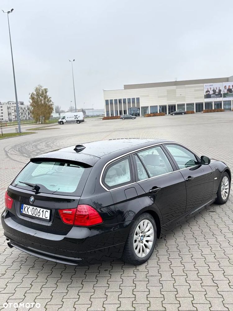 BMW Seria 3 318i - 9