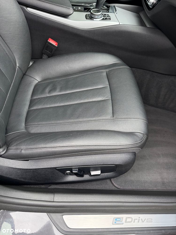 BMW Seria 5 530e iPerformance Sport Line sport - 22