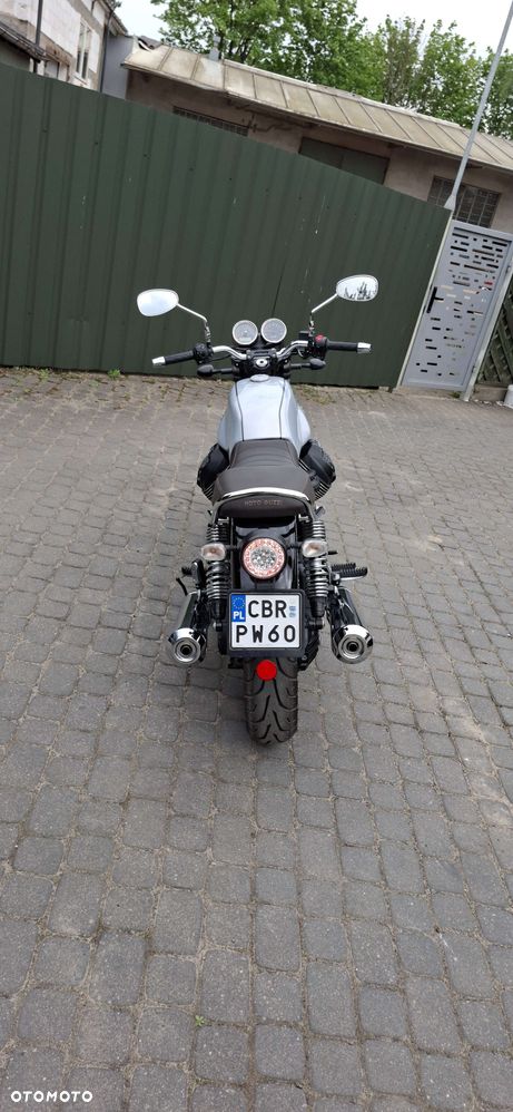 Moto Guzzi V7 - 7
