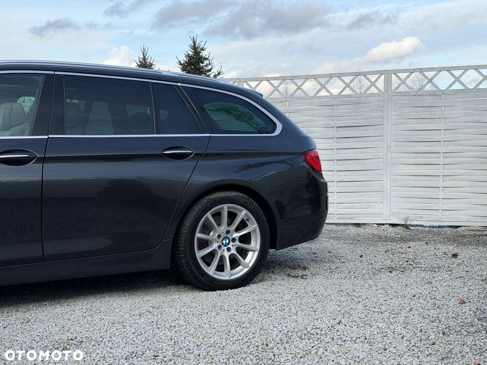 BMW Seria 5 525d - 37