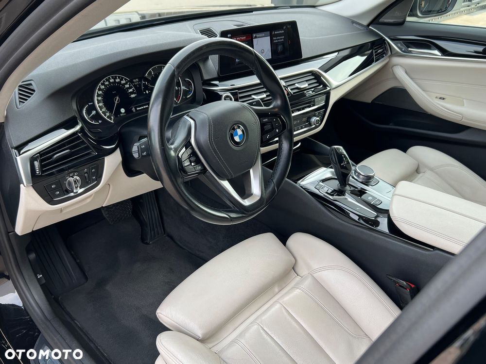 BMW Seria 5 520d xDrive Luxury Line sport - 15