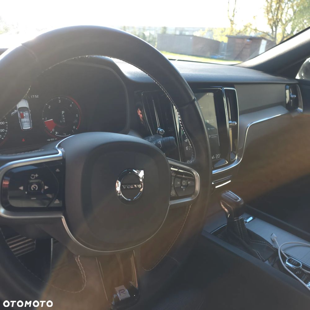 Volvo V60 D4 Geartronic R-Design - 9