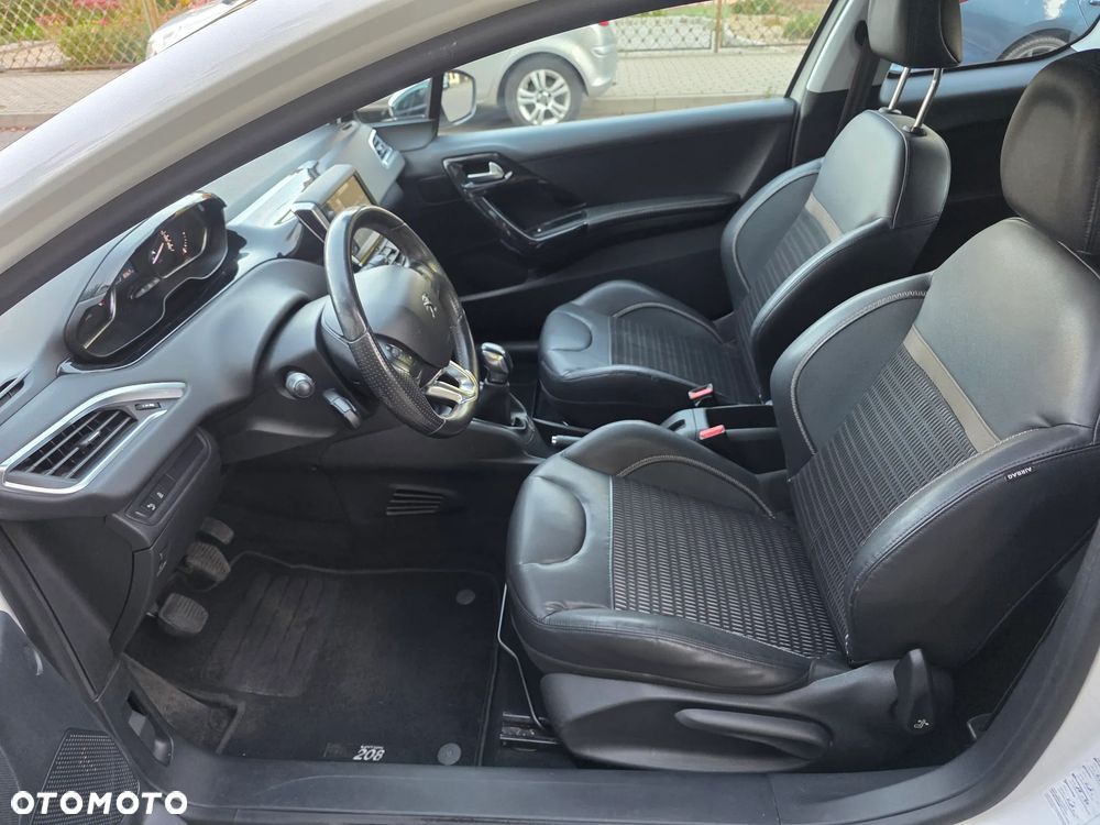 Peugeot 208 1.6 VTi Allure - 26