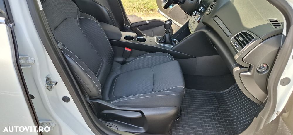 Renault Megane ENERGY dCi 90 EXPERIENCE - 8