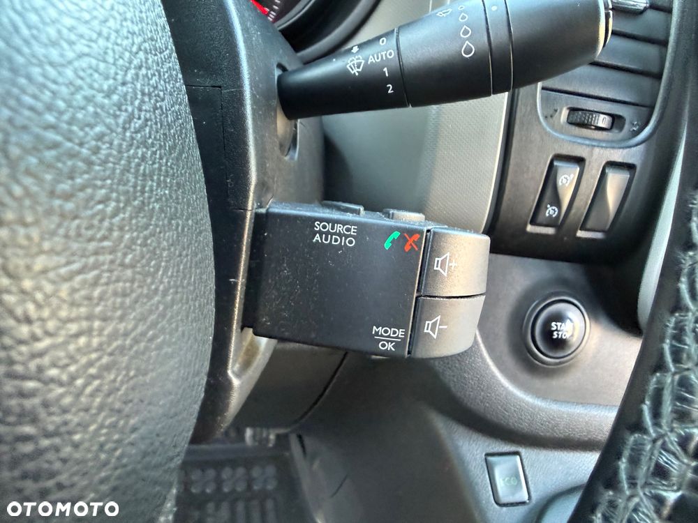 Renault Trafic Furgon Brygadowy Long L2H1 6 osób - 22