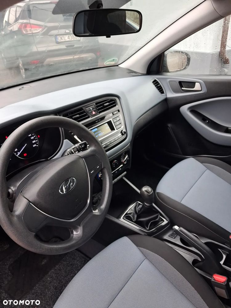Hyundai i20 - 13