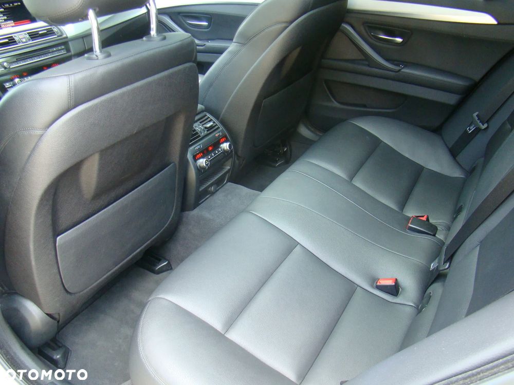 BMW Seria 5 520d - 30