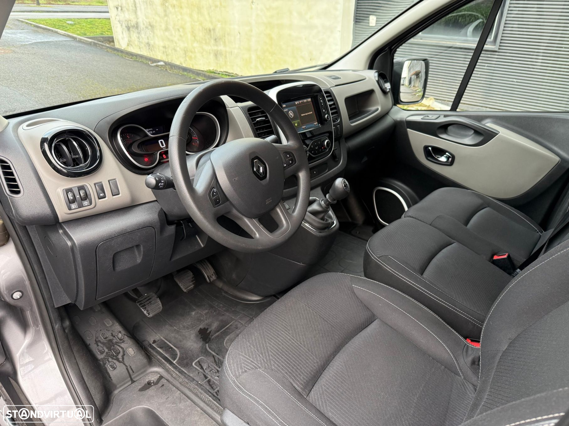 Renault Trafic 1.6 dCi L2H1 1.2T SS - 9