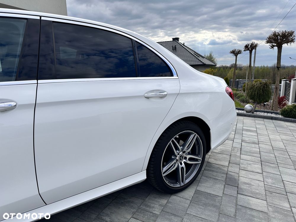 Mercedes-Benz Klasa E 200 4-Matic 9G-TRONIC - 3