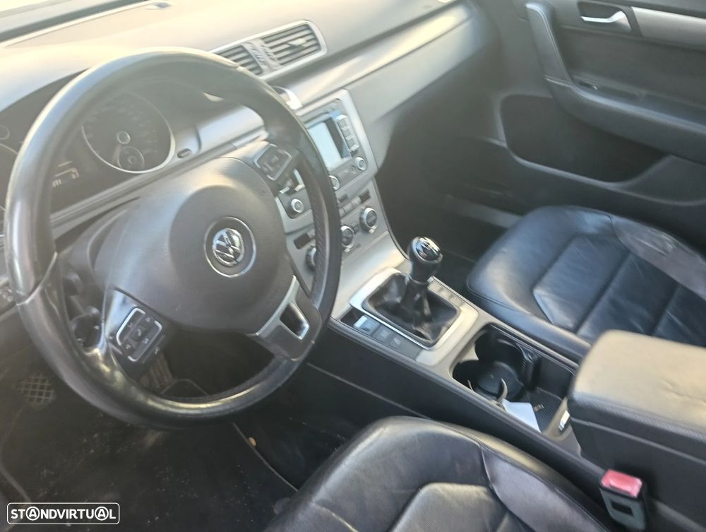 VW Passat Variant 1.6 TDI BlueMotion Highline - 9