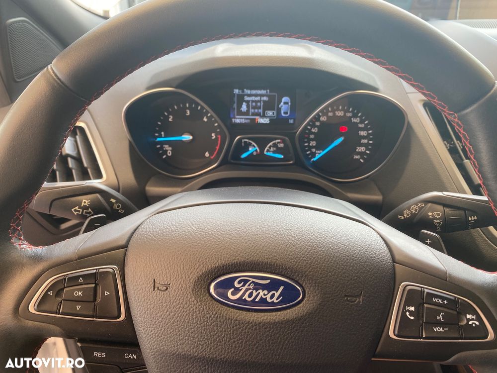 Ford Kuga 2.0 TDCi 4WD Powershift ST-Line - 11