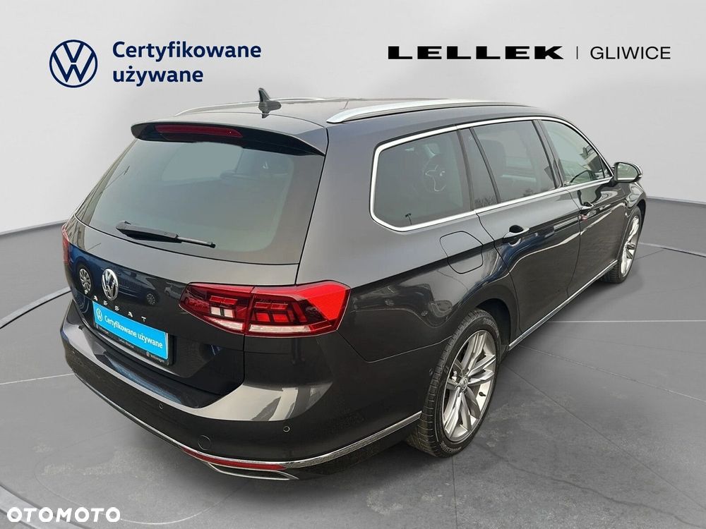 Volkswagen Passat - 4