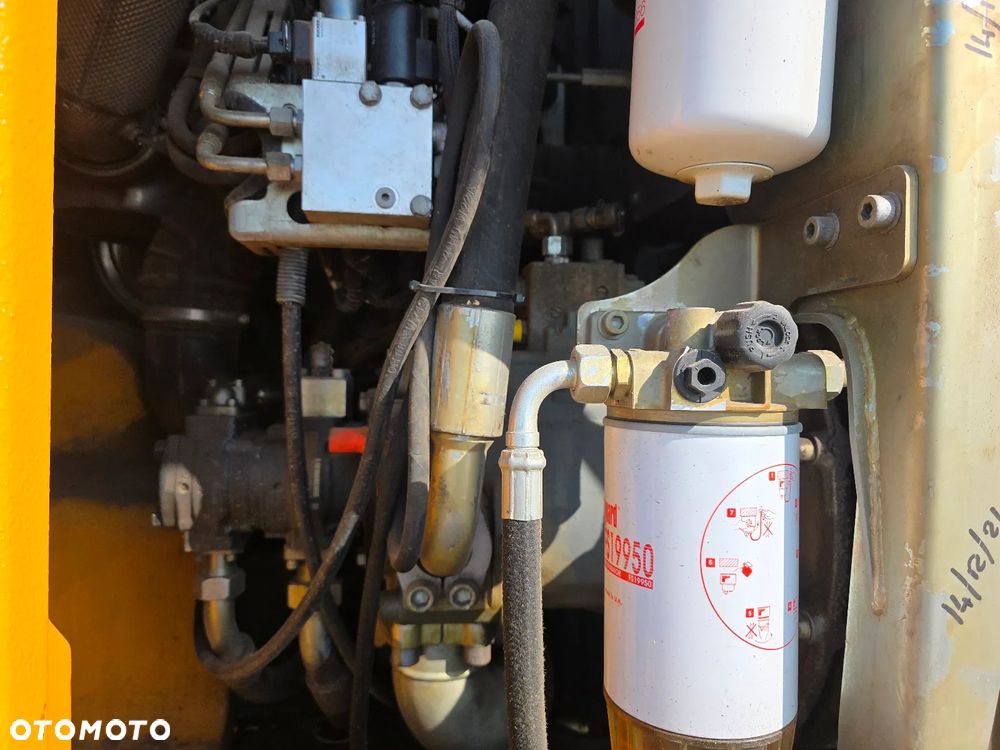 Liebherr A 914 Litronic jak TEREX CAT SENNEBOGEN M497 - 15