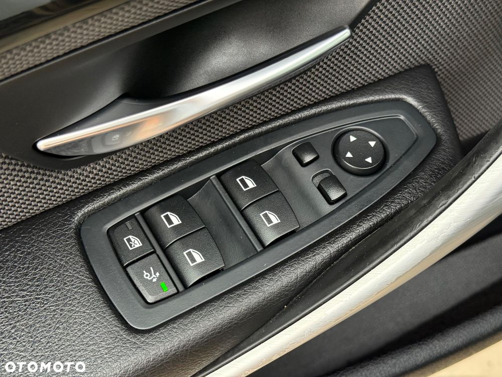 BMW 3GT 328i xDrive Sport-Aut Sport Line - 25