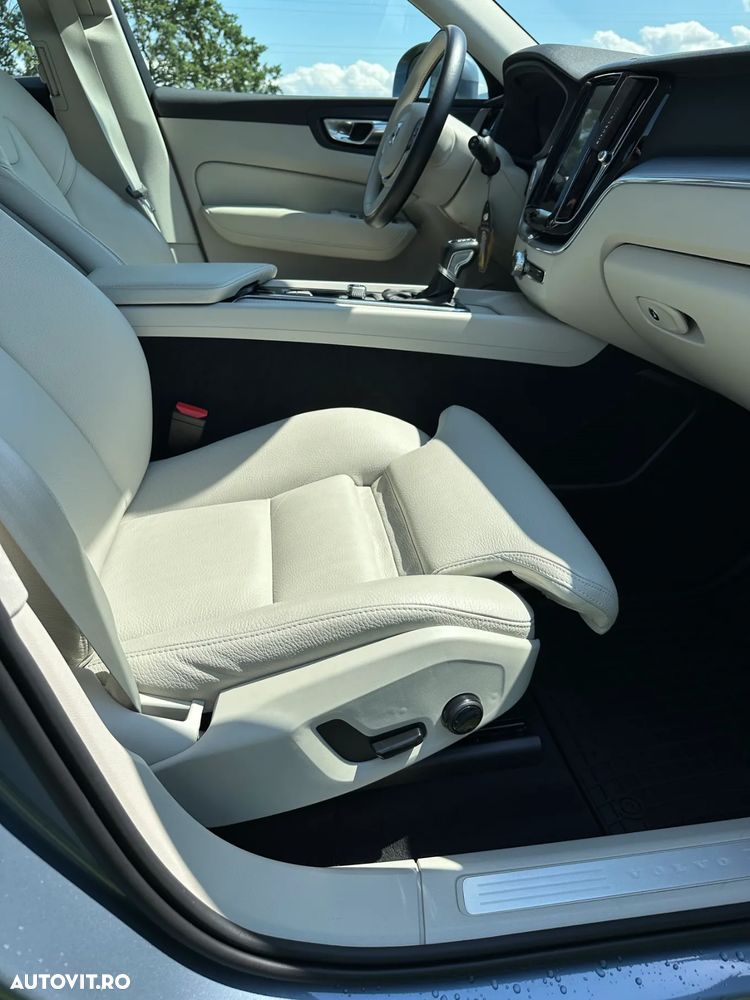 Volvo XC 60 D4 Momentum Pro - 17