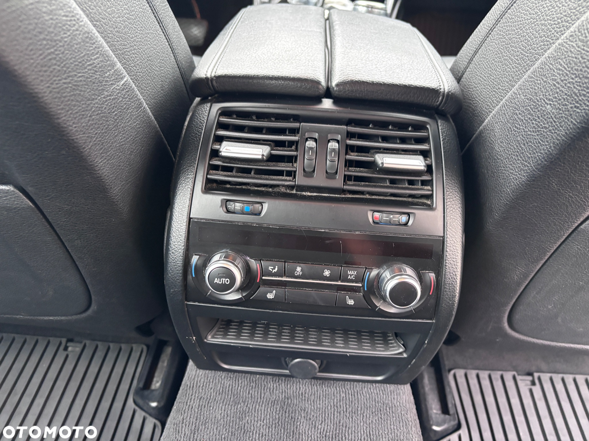 BMW Seria 5 520d xDrive - 36