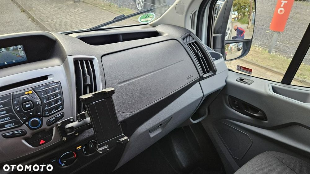 Ford Transit - 26