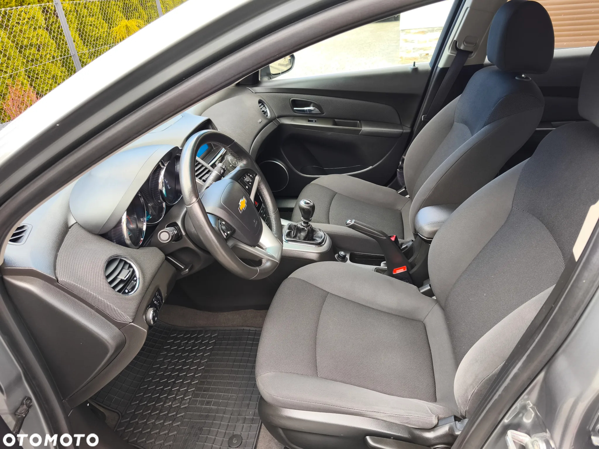 Chevrolet Cruze 1.8 LTZ+ - 12