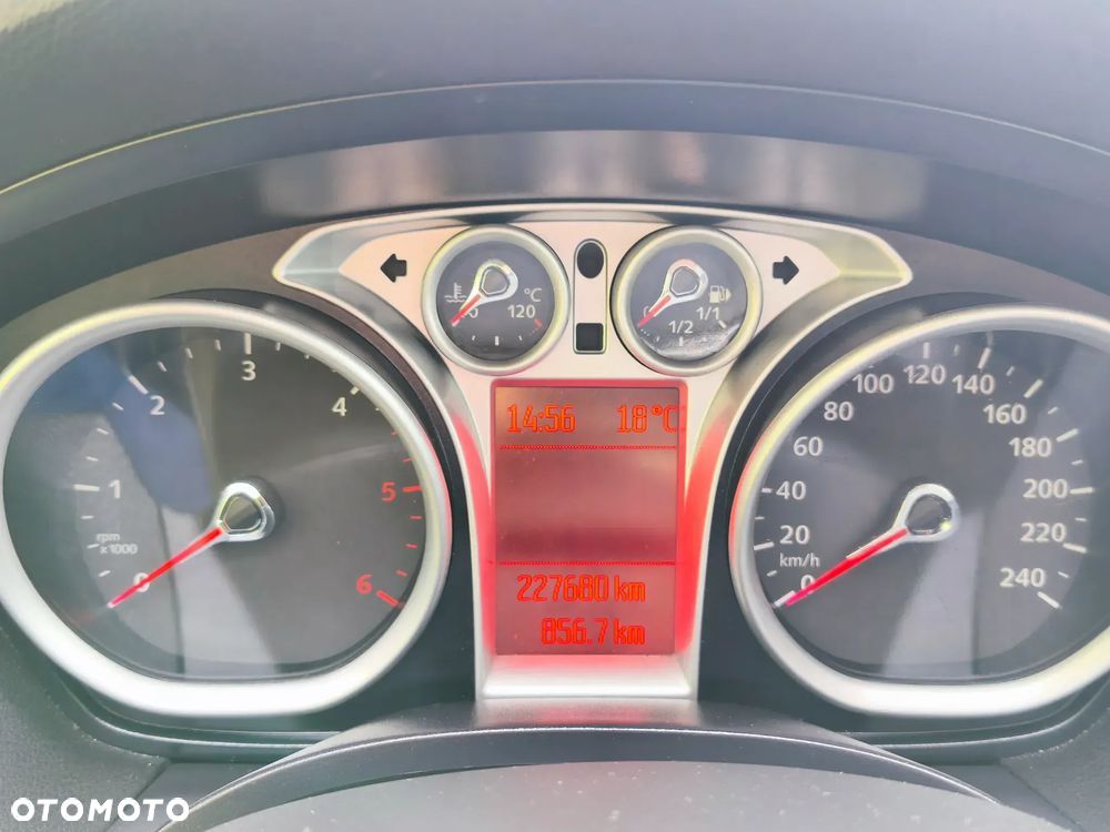 Ford Kuga 2.0 TDCi 4x4 Titanium - 9