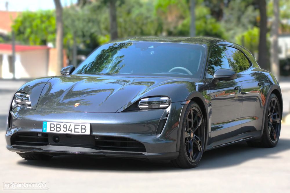 Porsche Taycan Cross Turismo 4 - 3