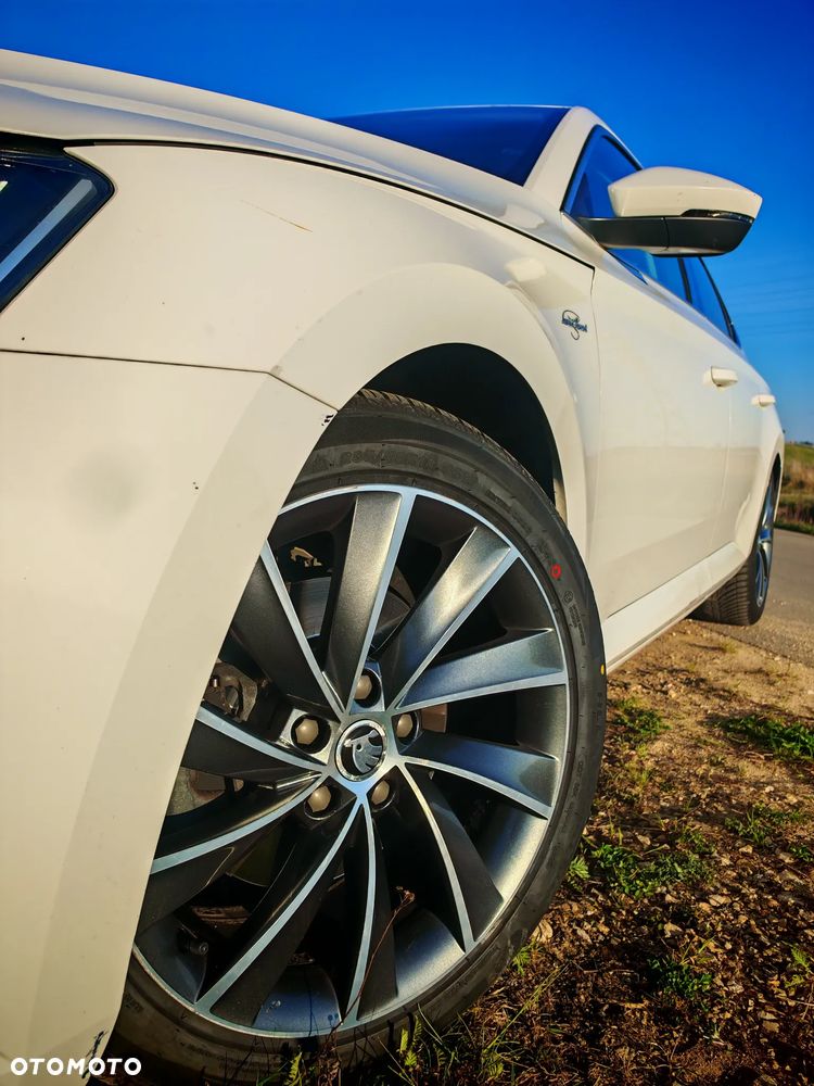 Skoda Superb 2.0 TDI L&K DSG - 24