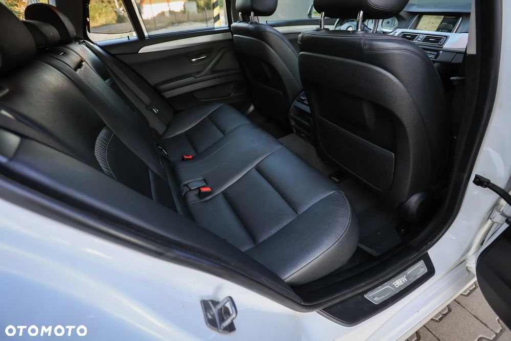 BMW Seria 5 525d xDrive Sport-Aut Modern Line - 23
