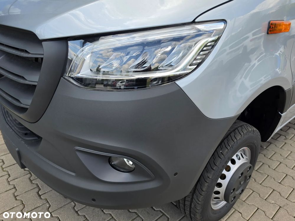 Mercedes-Benz Sprinter 519 CDI Furgon PRO Ekstra Długi 4325+mm; 5,5 tony - 6