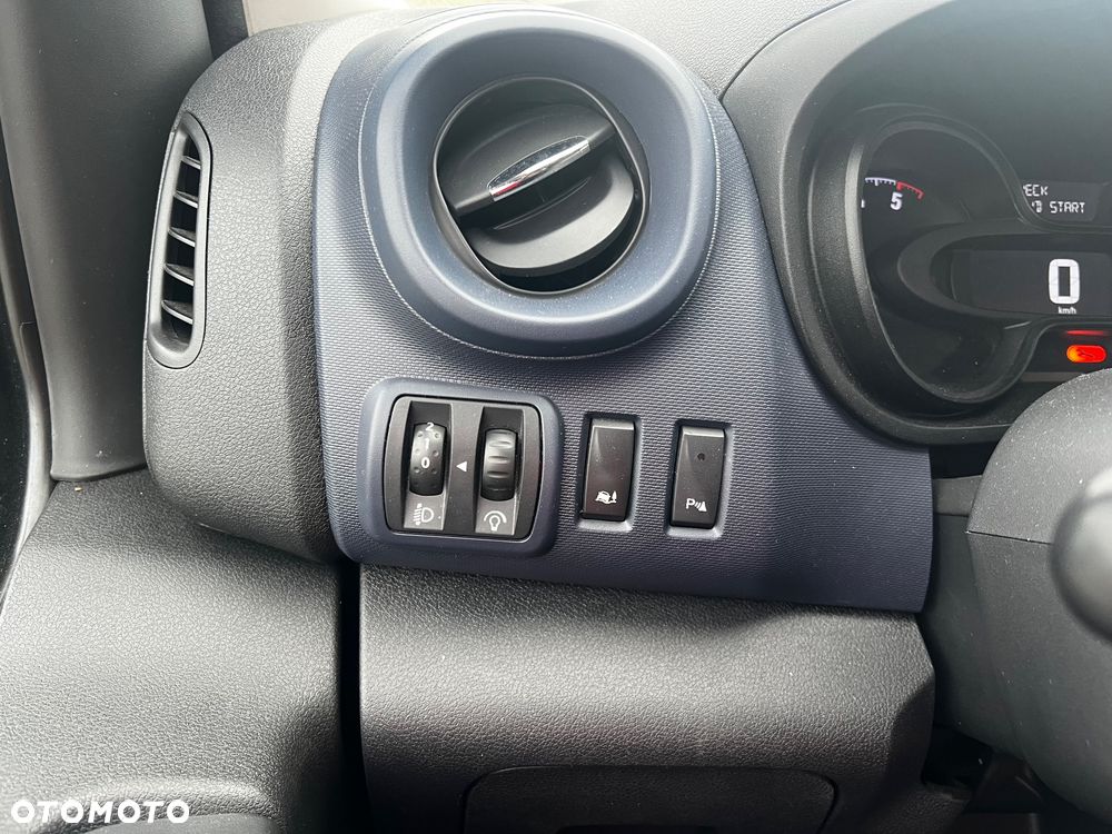 Opel Vivaro - 18