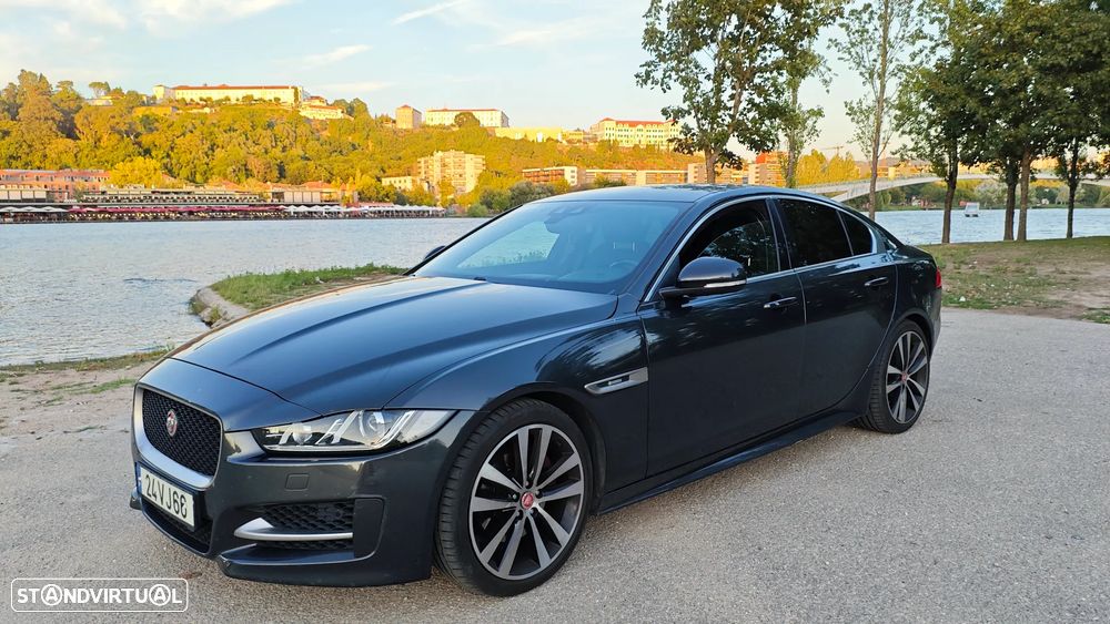 Jaguar XE 2.0 D R-Sport Aut. - 2