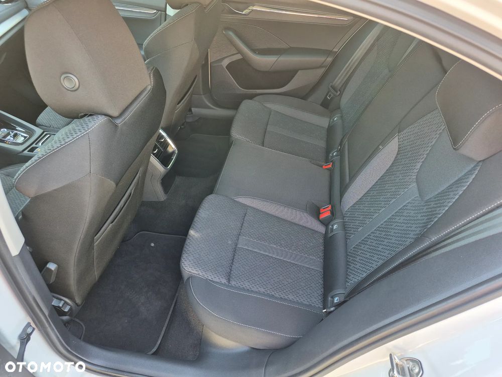 Skoda Octavia 1.5 TSI ACT Style DSG - 6