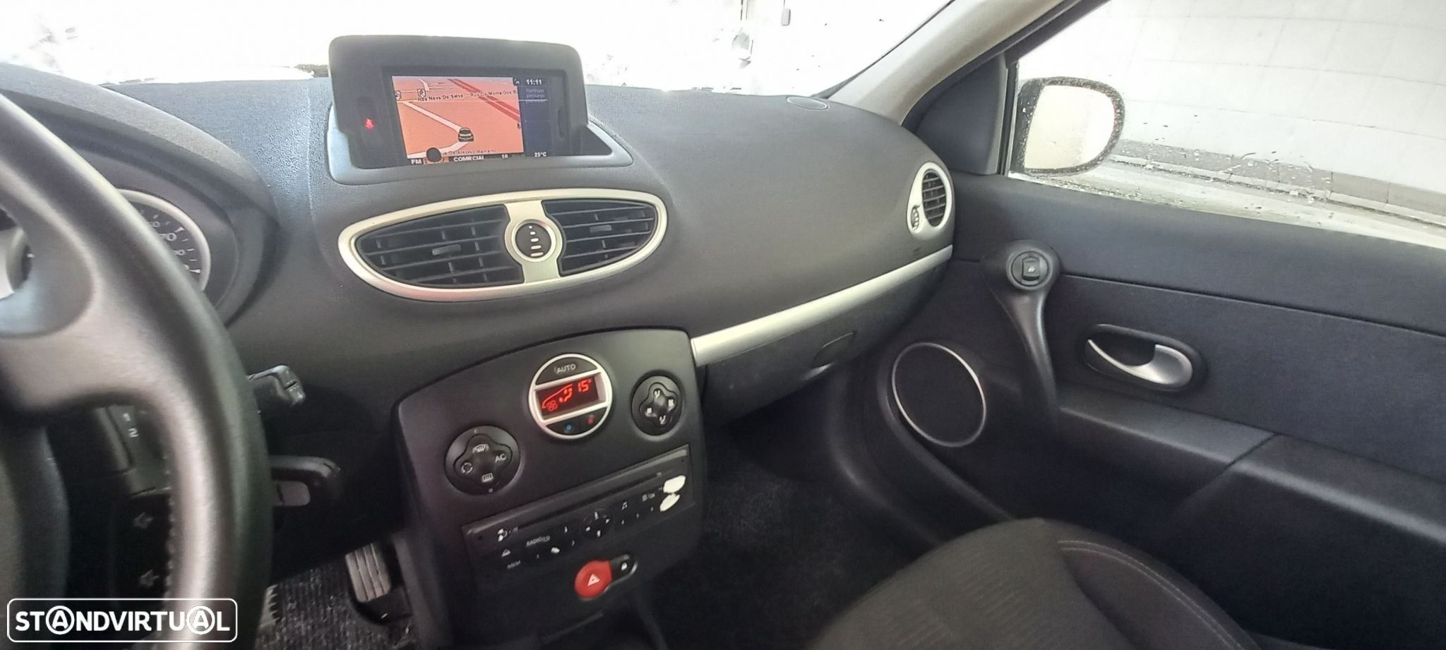 Renault Clio Break 1.2 16V Dynamique S - 8