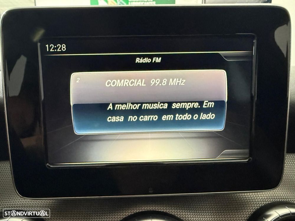 Mercedes-Benz CLA 180 d Shooting Brake - 14