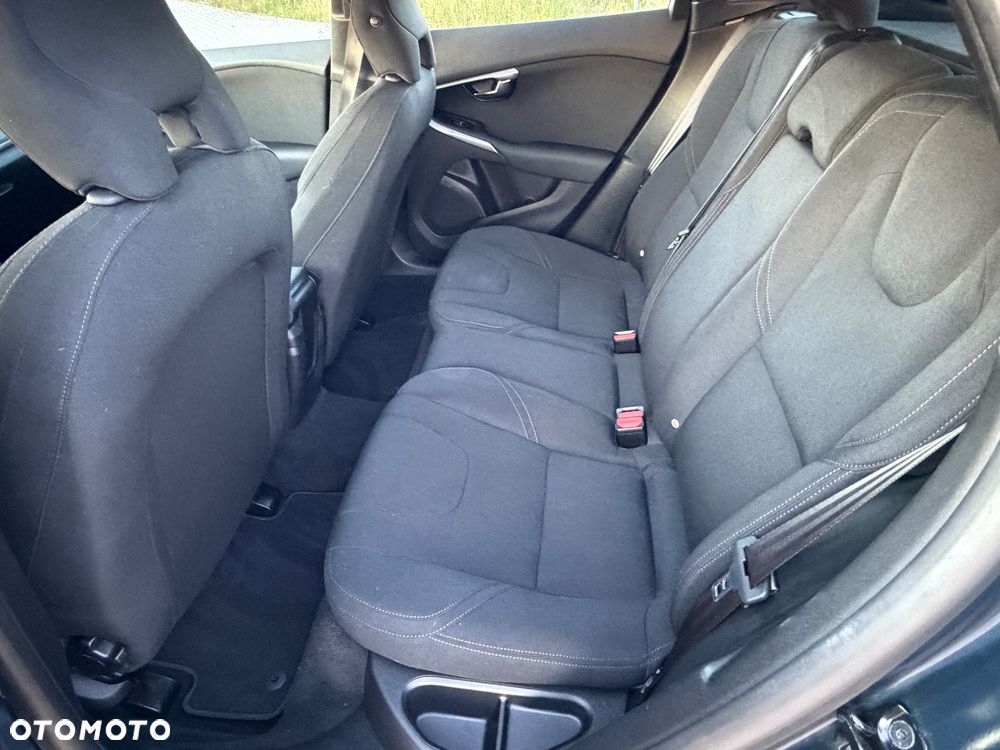Volvo V40 D2 Momentum - 7