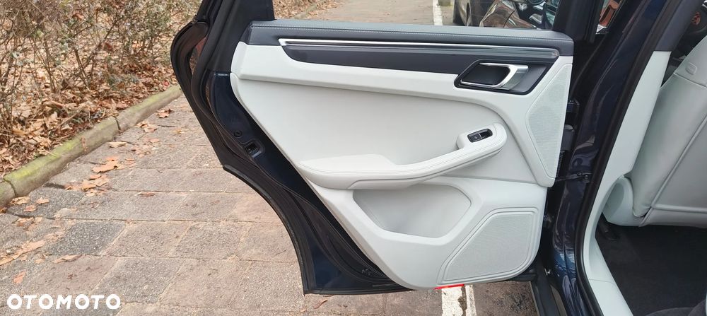 Porsche Macan T - 22