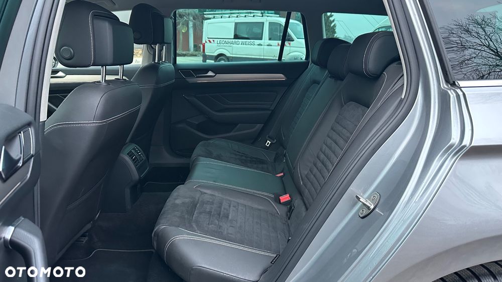 Volkswagen Passat 2.0 TDI EVO Elegance DSG - 8