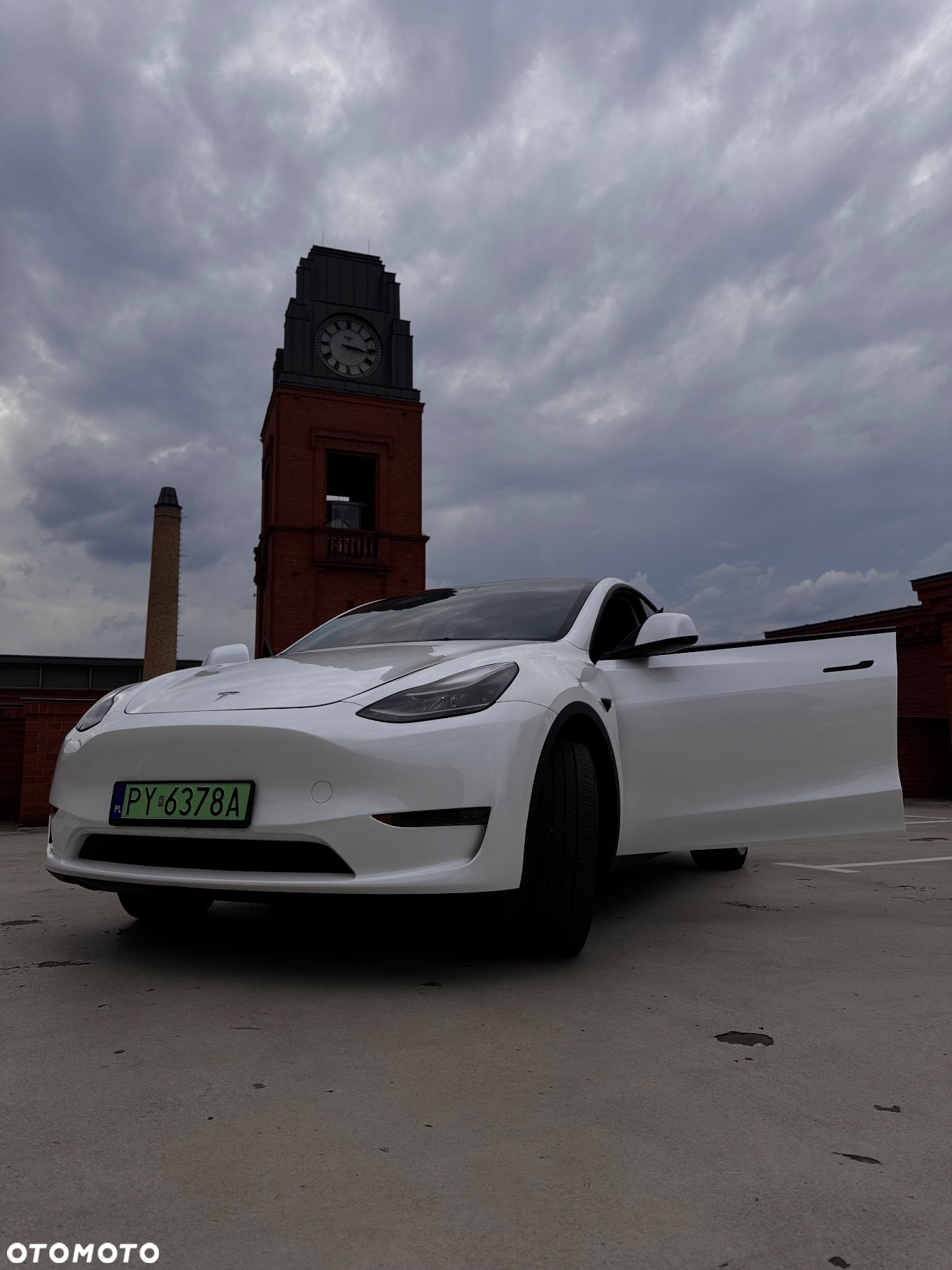 Tesla Y Model Long Range Dual Motor AWD - 31