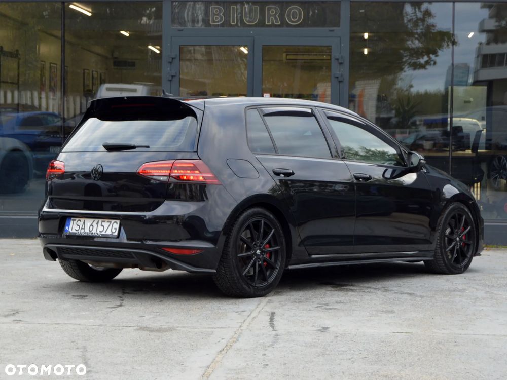Volkswagen Golf - 4
