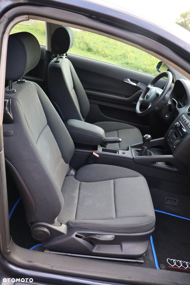 Audi A3 3-drzwiowe 1.6 Attraction - 8