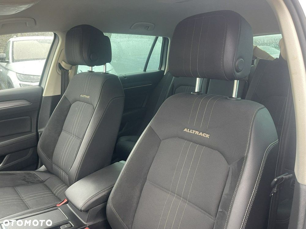 Volkswagen Passat Alltrack 2.0 TDI SCR DSG 4Motion - 13