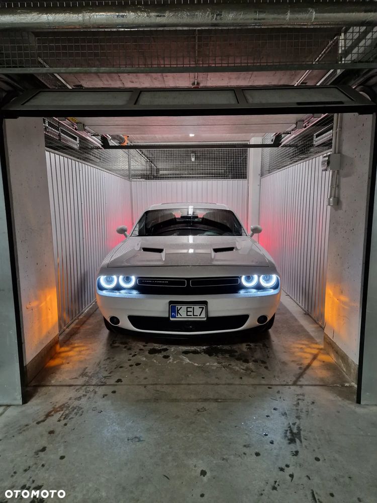 Dodge Challenger - 15