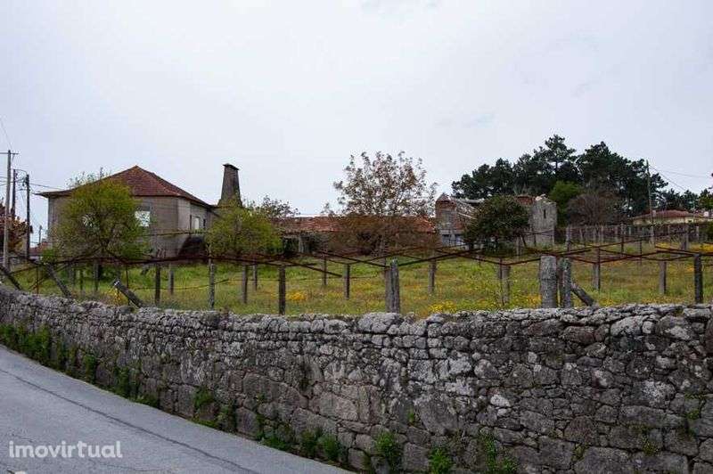 Quintinha murada com moradia T5 em Alvarães - Viana do Castelo - Grande imagem: 3/10