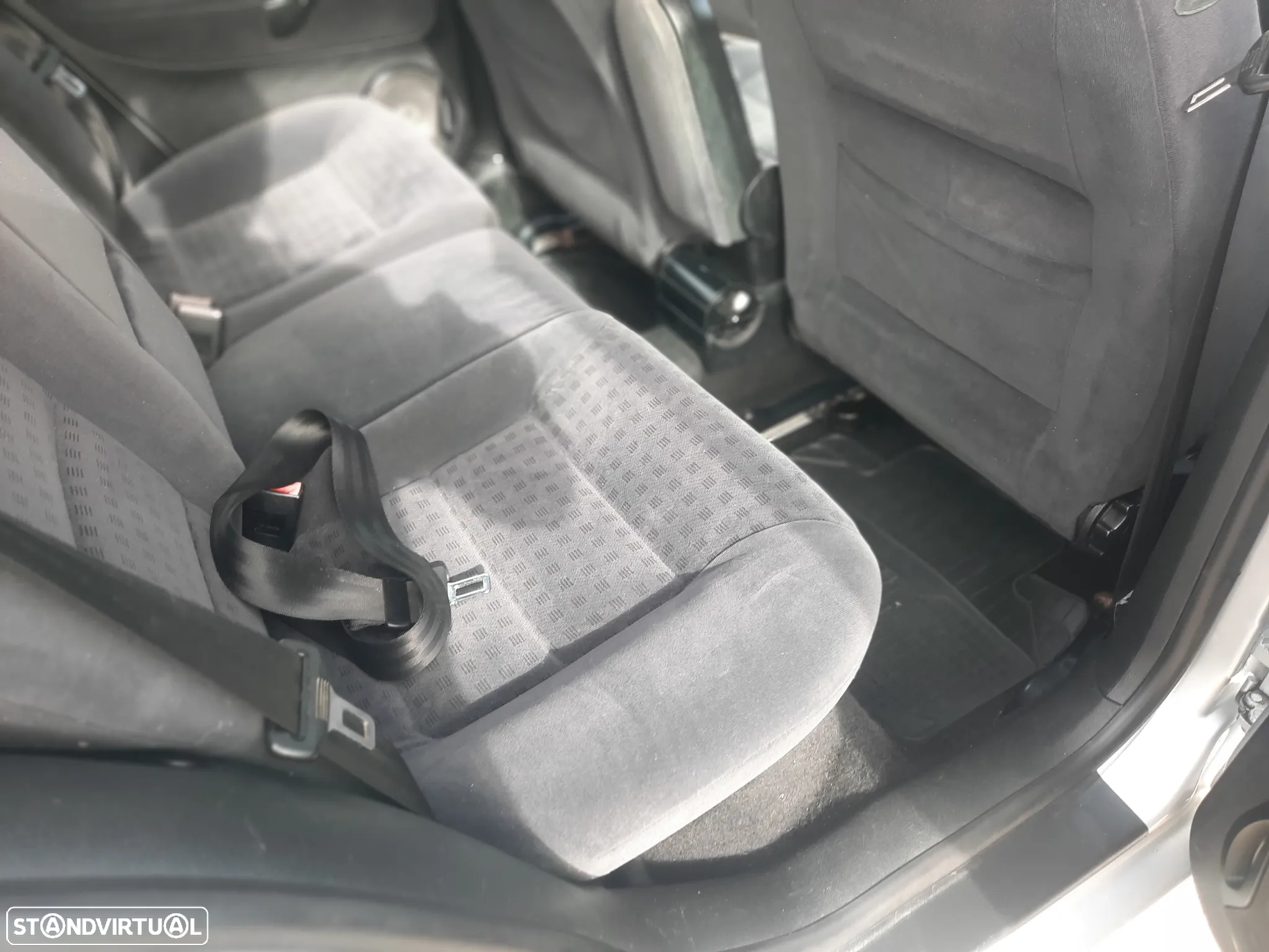 VW Golf 1.4i Confort - 26