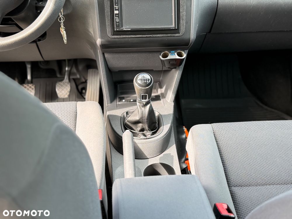 Volkswagen Touran 1.2 TSI BlueMot CityLine - 39
