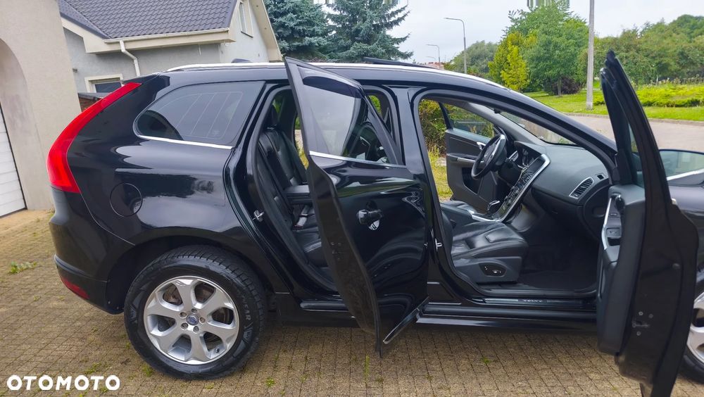 Volvo XC 60 D5 AWD Geartronic Summum - 38