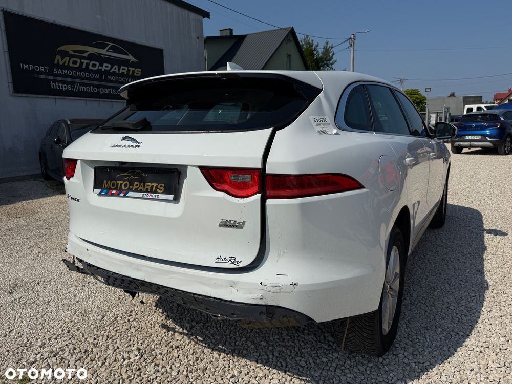 Jaguar F-Pace - 4