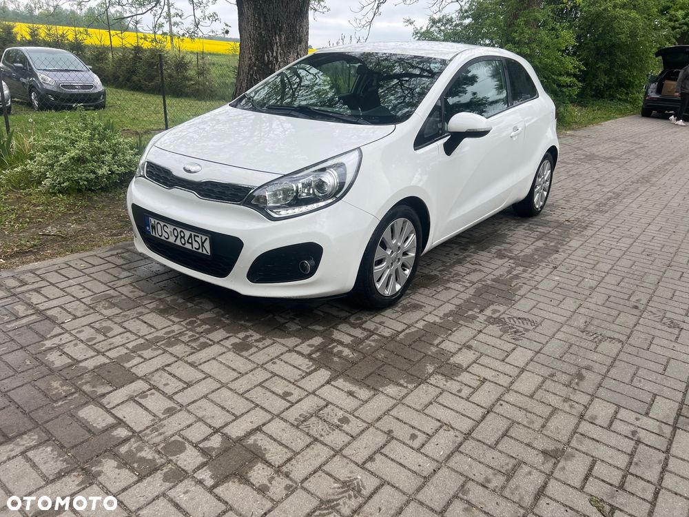 Kia Rio 1.2 L - 1