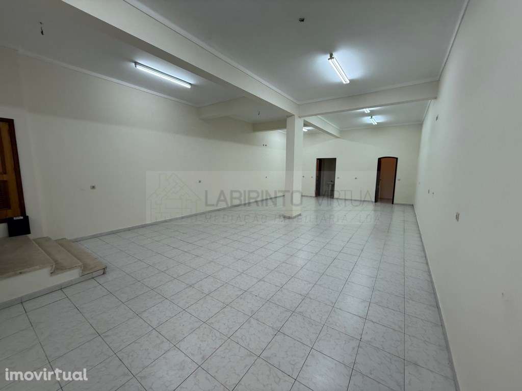 Vende-se Loja ampla em São Marcos, no Cacém - Sintra - Grande imagem: 3/6