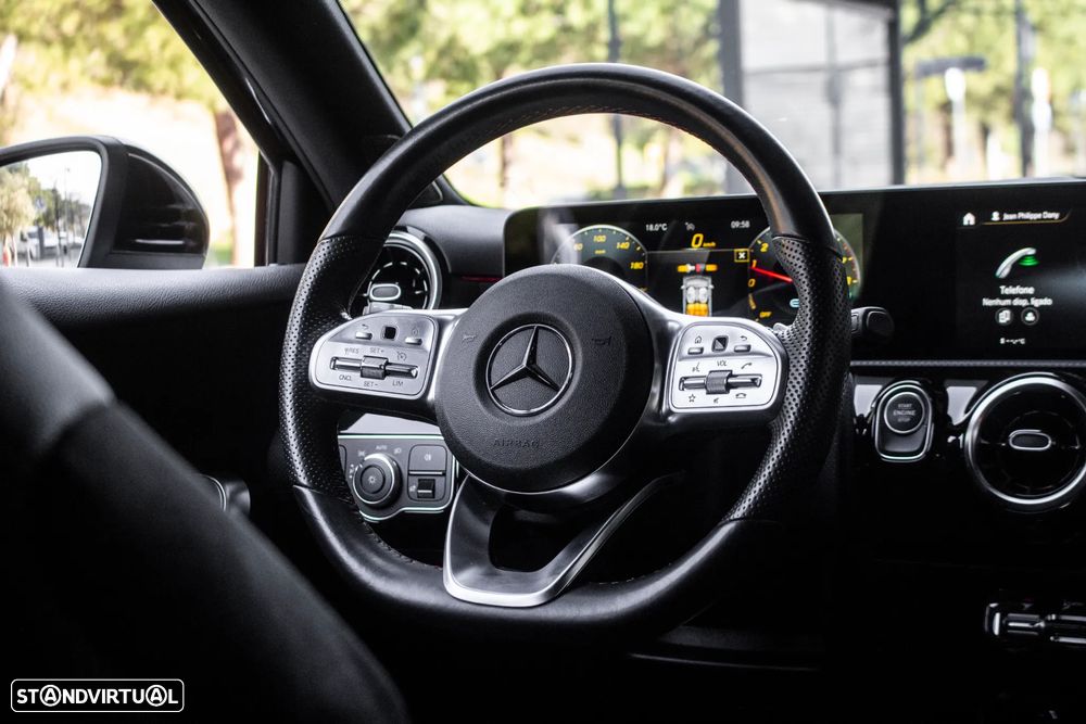 Mercedes-Benz A 250 e AMG Line - 32